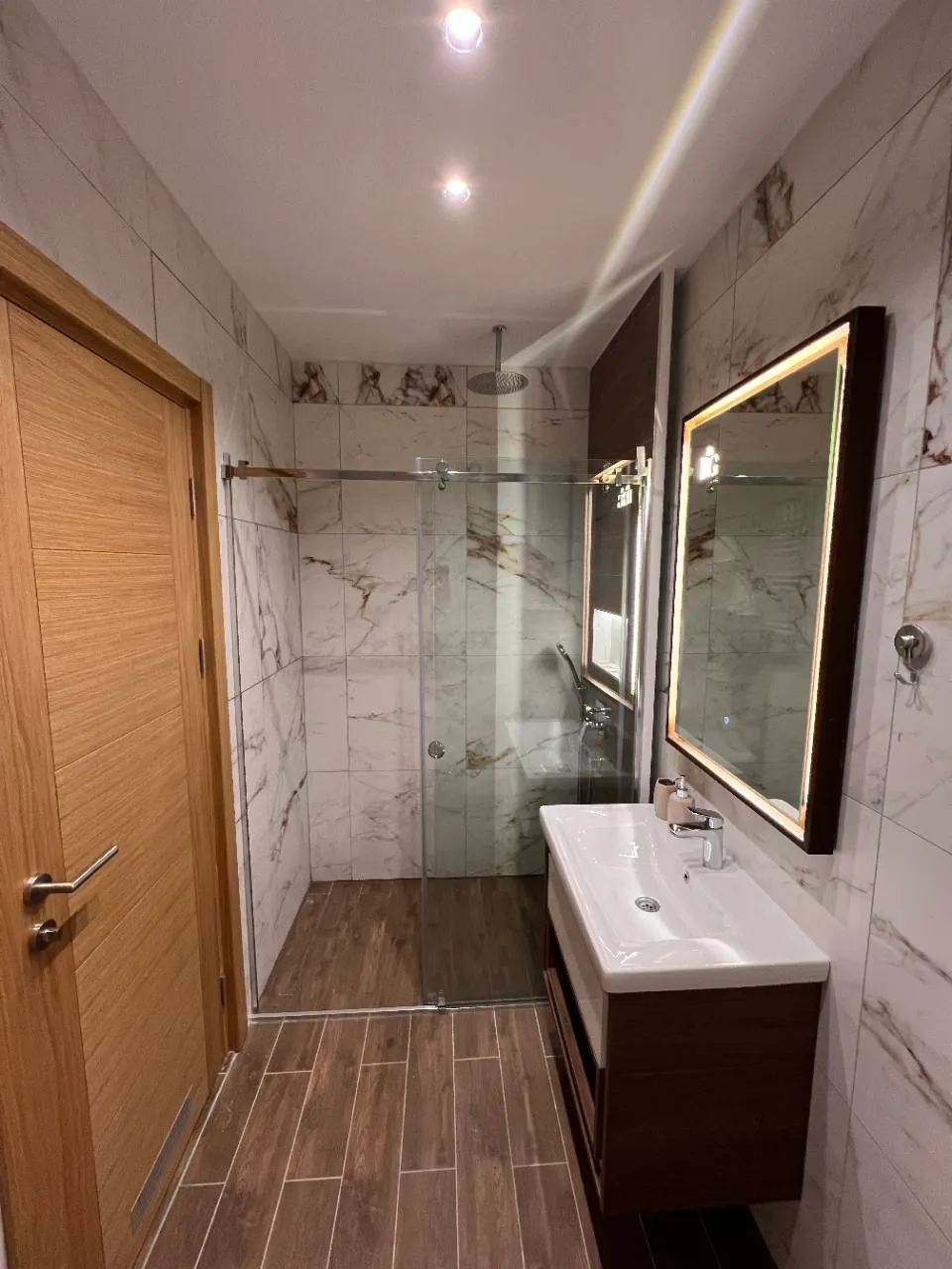 Kupatilo — treći ugao — Apartman 1