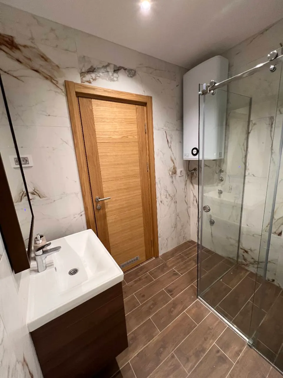 Kupatilo — treći ugao — Apartman 2